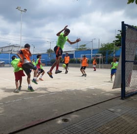 Goles por el planeta y por la paz con World Vision (3)
