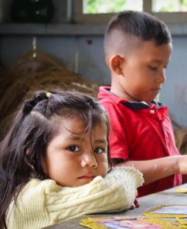 IMG INTERNA NIÑOS COLEGIO