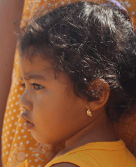 Imagen interna blog-niña vestido amarillo