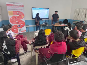 Jovenes Youth Ready fortalecen habilidades digitales WV (3)