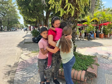 Luzmila y su familia A tu Lado (4)