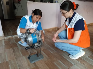 NICOL NOS MUESTRA EL FUNVIONAMIENTO DE UNA MAQUINA.