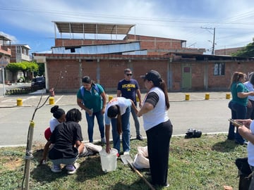 Proyectos comunitarios Youth Ready Yumbo WV COL (2)